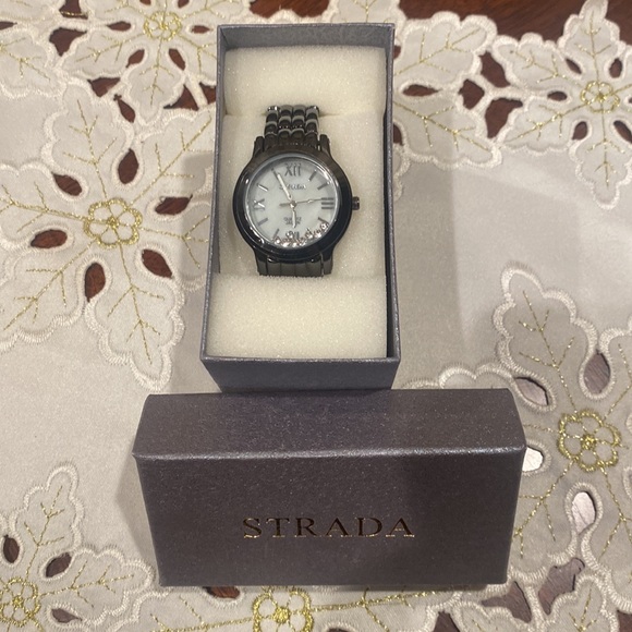 Strada Watch - Picture 3 of 3